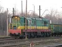 Commons-Diesel locomotive S 200-273 of PTKiGK Zabrze with empty coal cars at in Zabrze..jpg