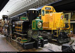 De evolutie van locomotieven van bijna 100 jaar op display in Duluth, de eerste locomotief van de Northern's Pacific's de Minnetonka (Smith & Porter 1870) poseert naast een van de laatste locomotieven van de Northern's Pacific een SD45 3617 (EMD 1967).